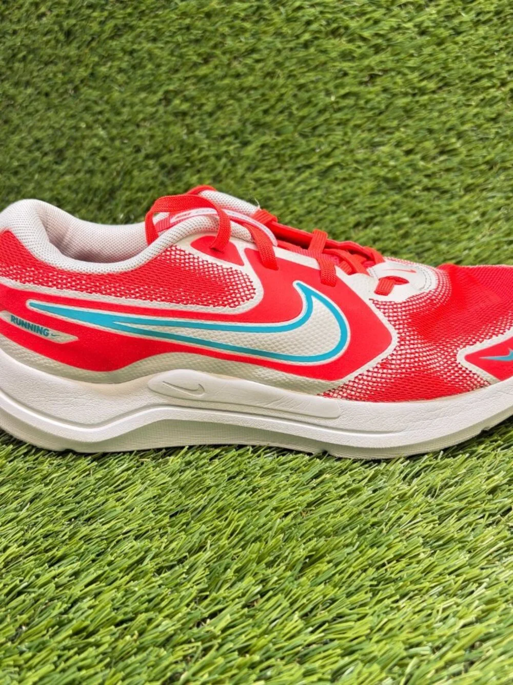 Nike Cosmic Runner Boys Size 7Y Crimson White Athletic Running Shoes Sneakers‎